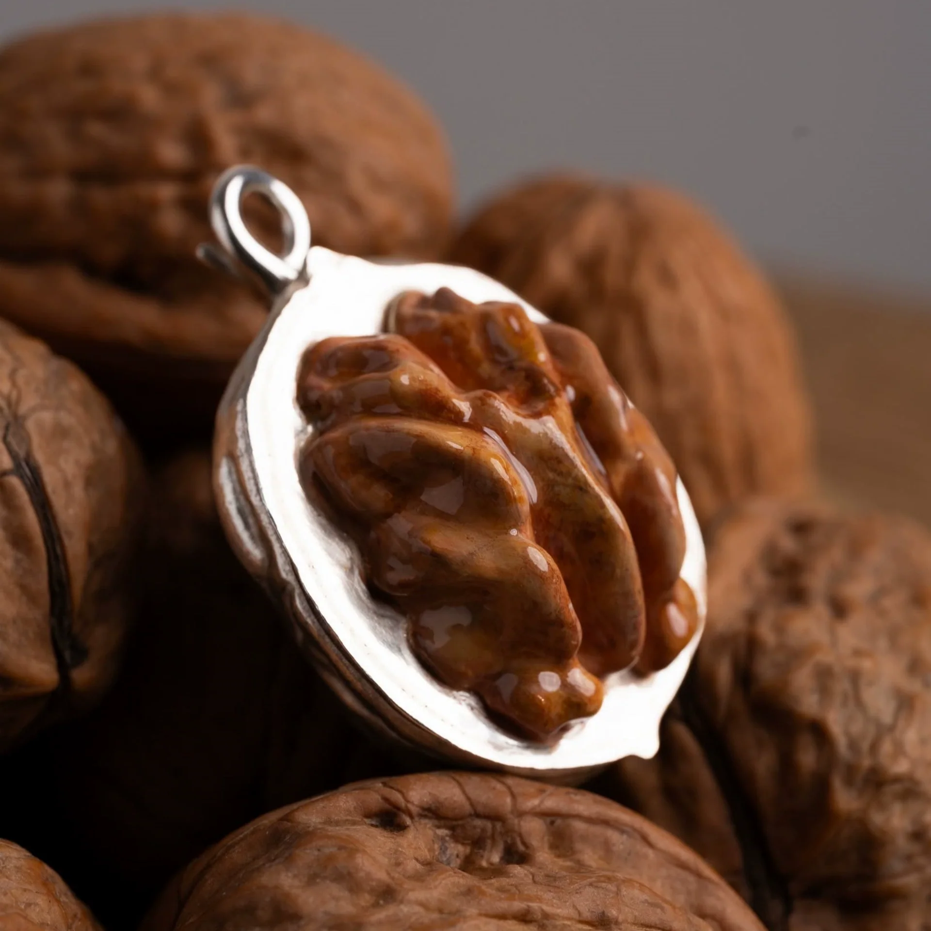 Wholesale Unisex Retro Light Luxury Fruit Walnut Pendant Clavicle Chain With O Word Chain In Stainless Steel Silver Gold Plated - Image 6