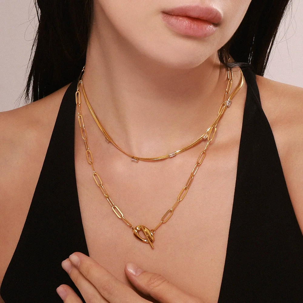 Wholesale Unisex Simple Geometric Stainless Steel And Titanium Steel Electroplated Ferris Wheel Otter Buckle Pendant Double Layer Overlapping Clavicle Necklace With Inlaid Zircon - Image 2