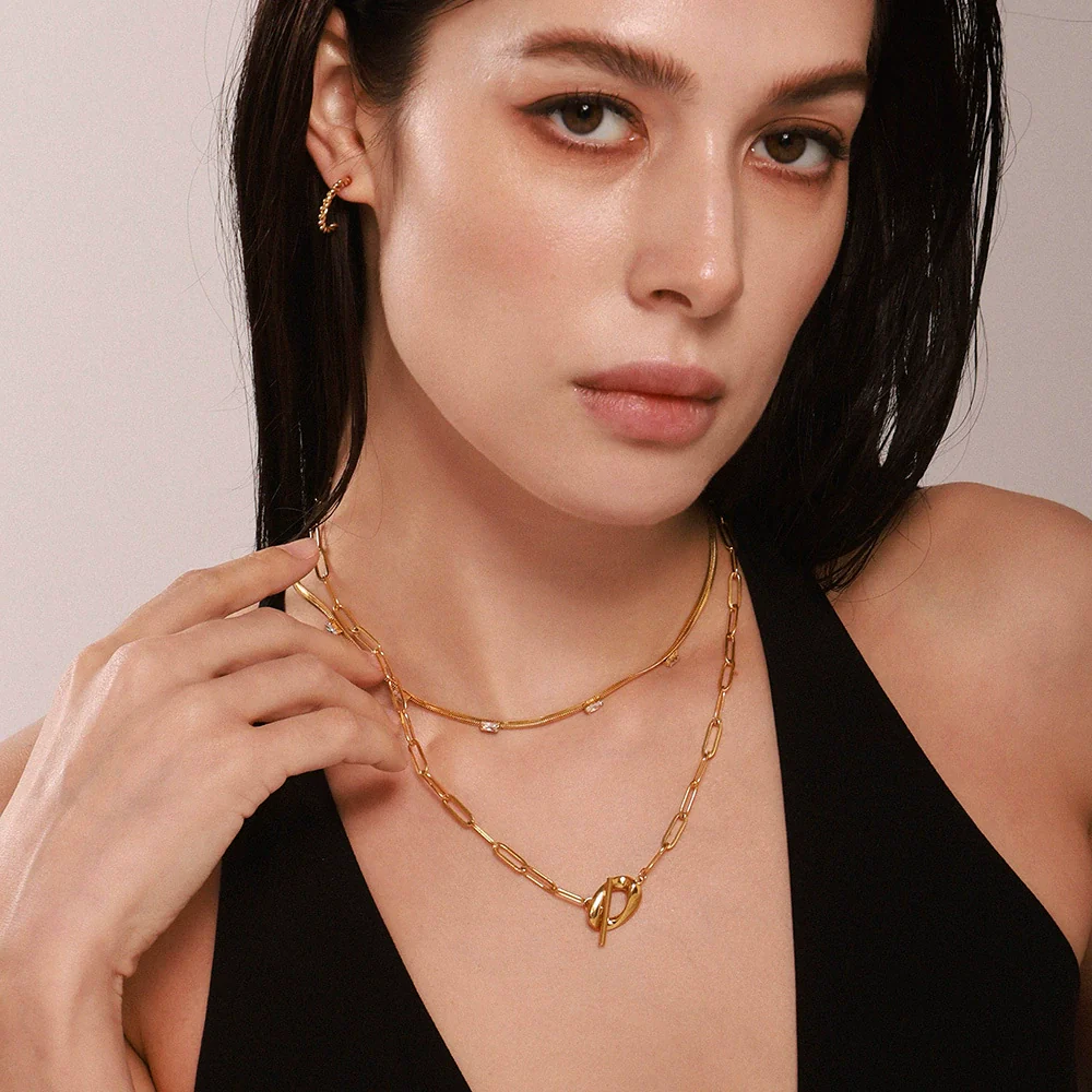 Wholesale Unisex Simple Geometric Stainless Steel And Titanium Steel Electroplated Ferris Wheel Otter Buckle Pendant Double Layer Overlapping Clavicle Necklace With Inlaid Zircon - Image 3