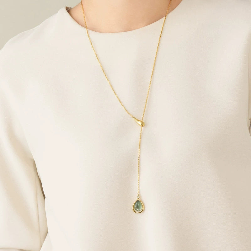 Wholesale Unisex Simple Heart Shape Copper Sapphire Blue Zircon Pendant Necklace With 18K Gold Color Retention Electroplating - Image 4