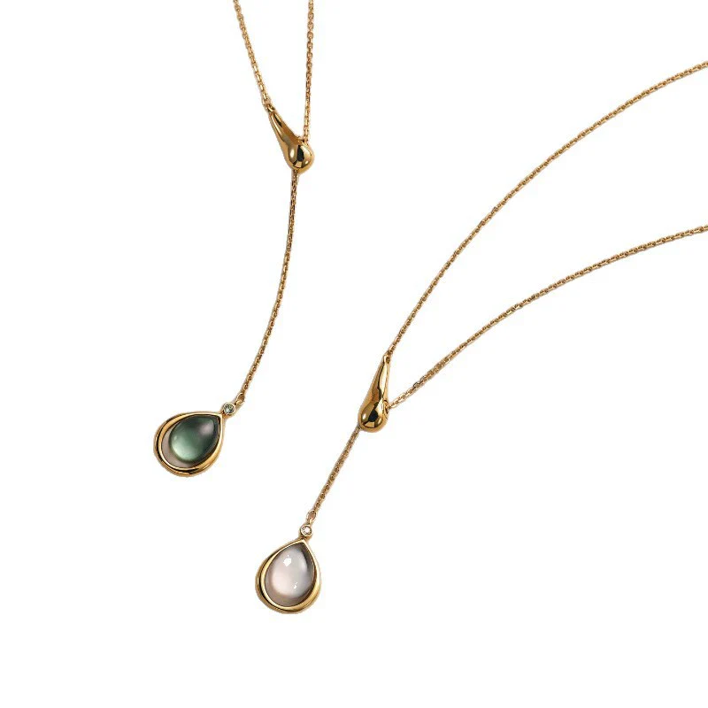 Wholesale Unisex Simple Heart Shape Copper Sapphire Blue Zircon Pendant Necklace With 18K Gold Color Retention Electroplating - Image 5