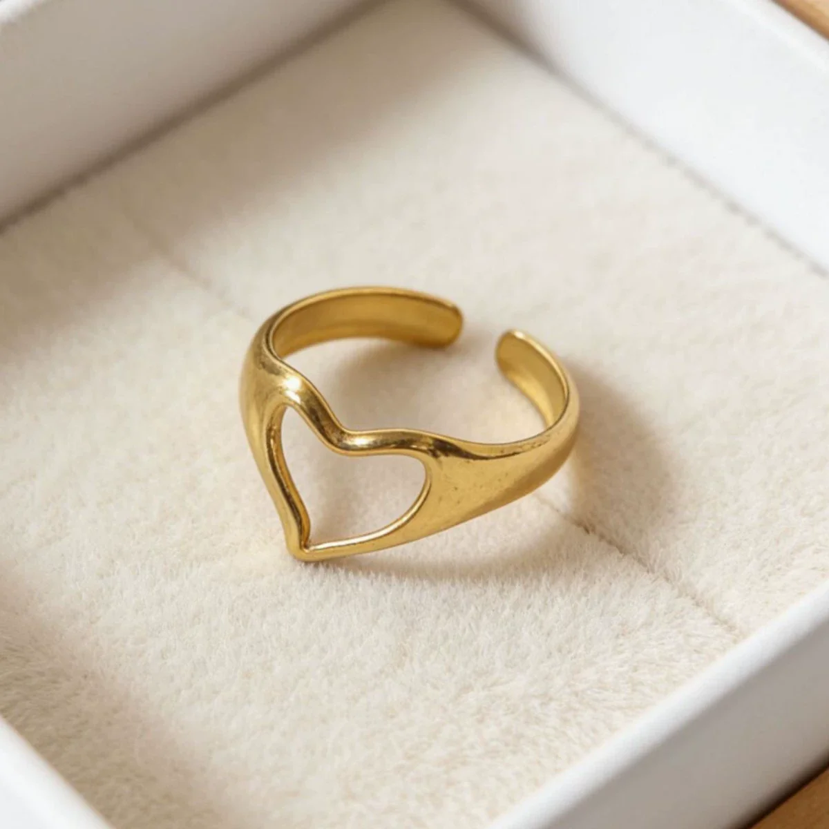 Wholesale Unisex Stainless Steel Gold Plated Ring With Heart Shape Flowers Leaves Letters Numbers Text Design