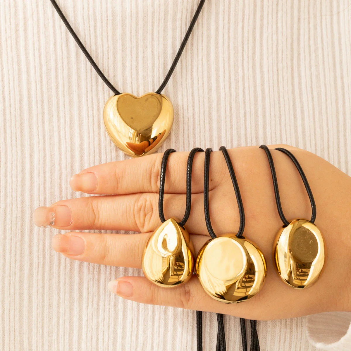 Wholesale Unisex Sweet And Cool Style Heart Shape Irregular Geometric Pendant Stainless Steel Leather Rope O Word Chain Electroplated Necklace