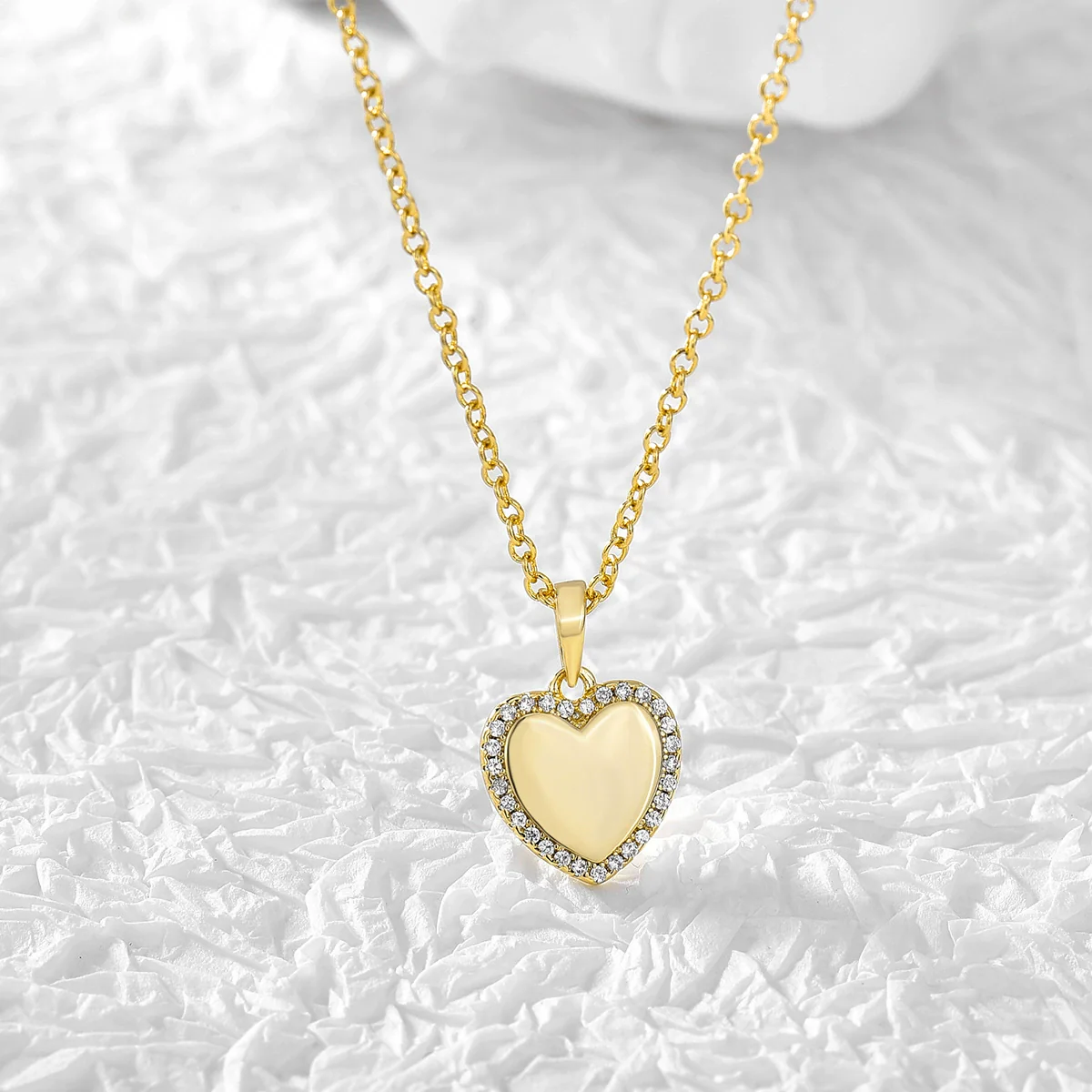Wholesale Vintage Cold Style Microinlaid Zircon Love Heart Copper 14K Gold Plated Necklace For Women - Image 3
