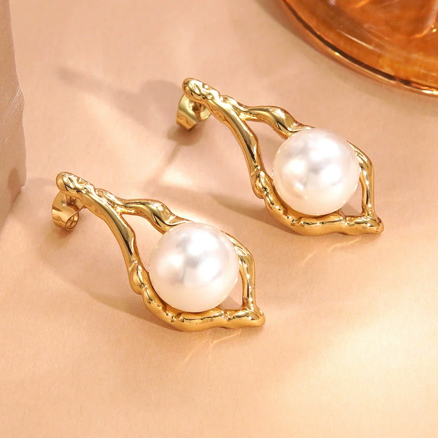 Wholesale Vintage Geometric Pearl Stainless Steel Electroplated Earrings For Women - Image 2