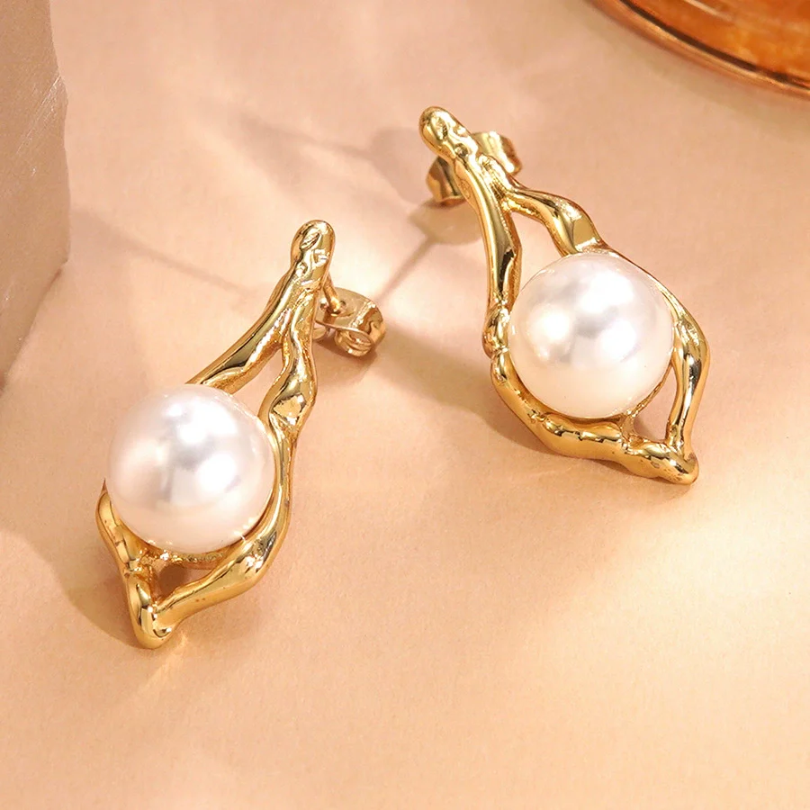 Wholesale Vintage Geometric Pearl Stainless Steel Electroplated Earrings For Women - Image 4