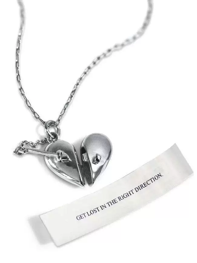 Wholesale Vintage Love Pendant Necklace With Retro Pattern Copper 18K Gold Plated For Unisex - Image 10