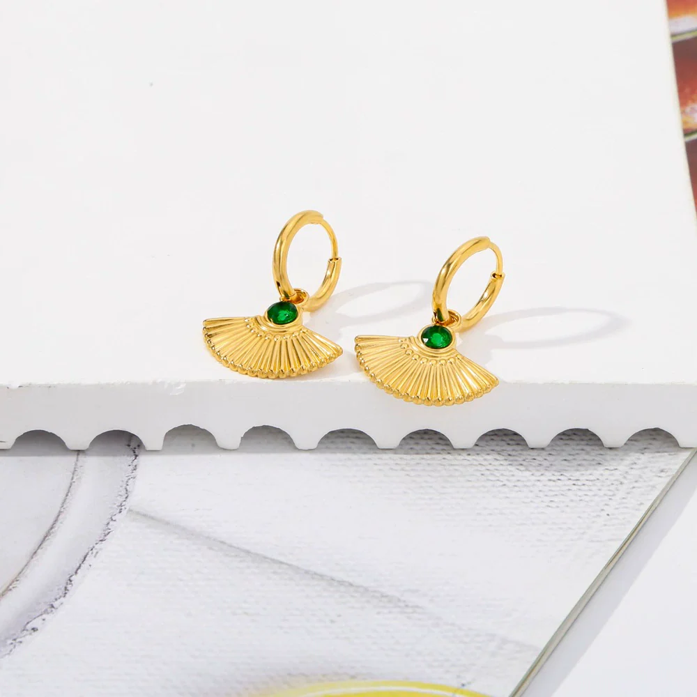 Wholesale Vintage Round Green Zircon Heart Pendant Earrings Stainless Steel Electroplated For Ladies - Image 3