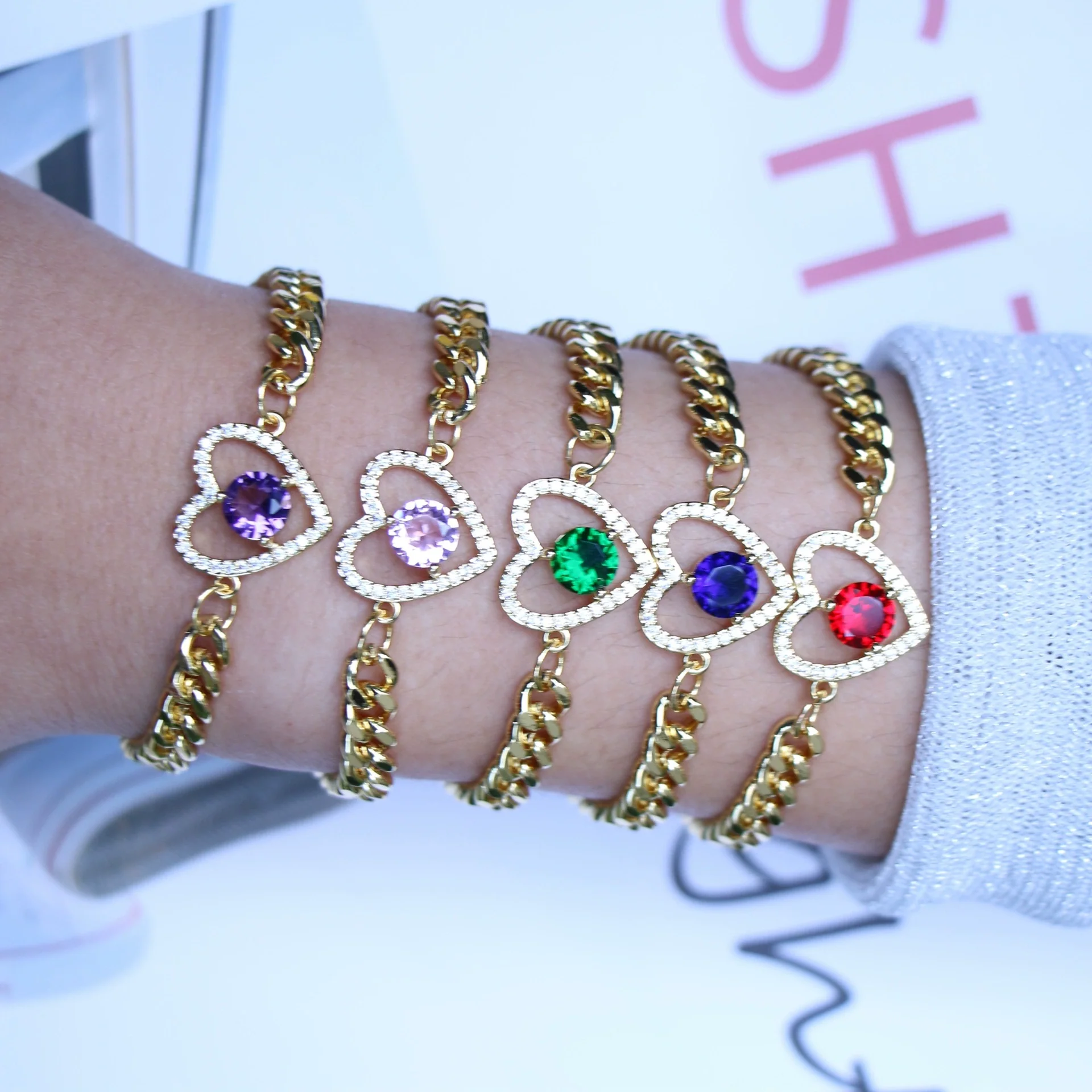 Wholesale Vintage Style Heart Shaped Copper Gold Plated Micro Inlaid Zircon Women's Bracelet - Image 5
