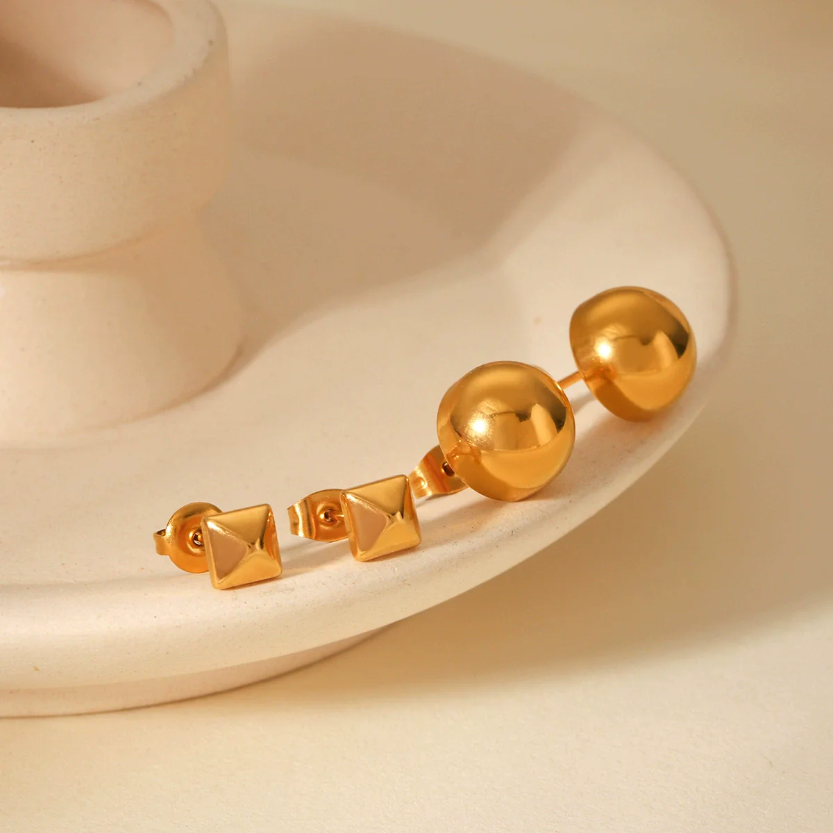 Wholesale Women's 18K Gold Electroplated Simple Geometric Stainless Steel Earrings - Image 3