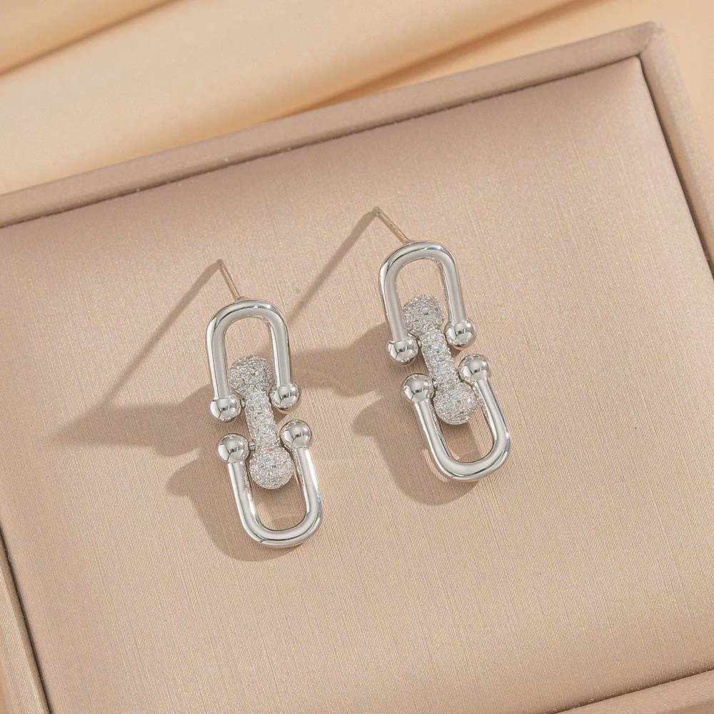 Wholesale Women's 18K Gold Electroplated Zircon Inlaid Horseshoe Buckle Pig Nose Pendant And Earrings Set Made Of Environmentally Friendly Copper Light Luxury Accessories - Image 8