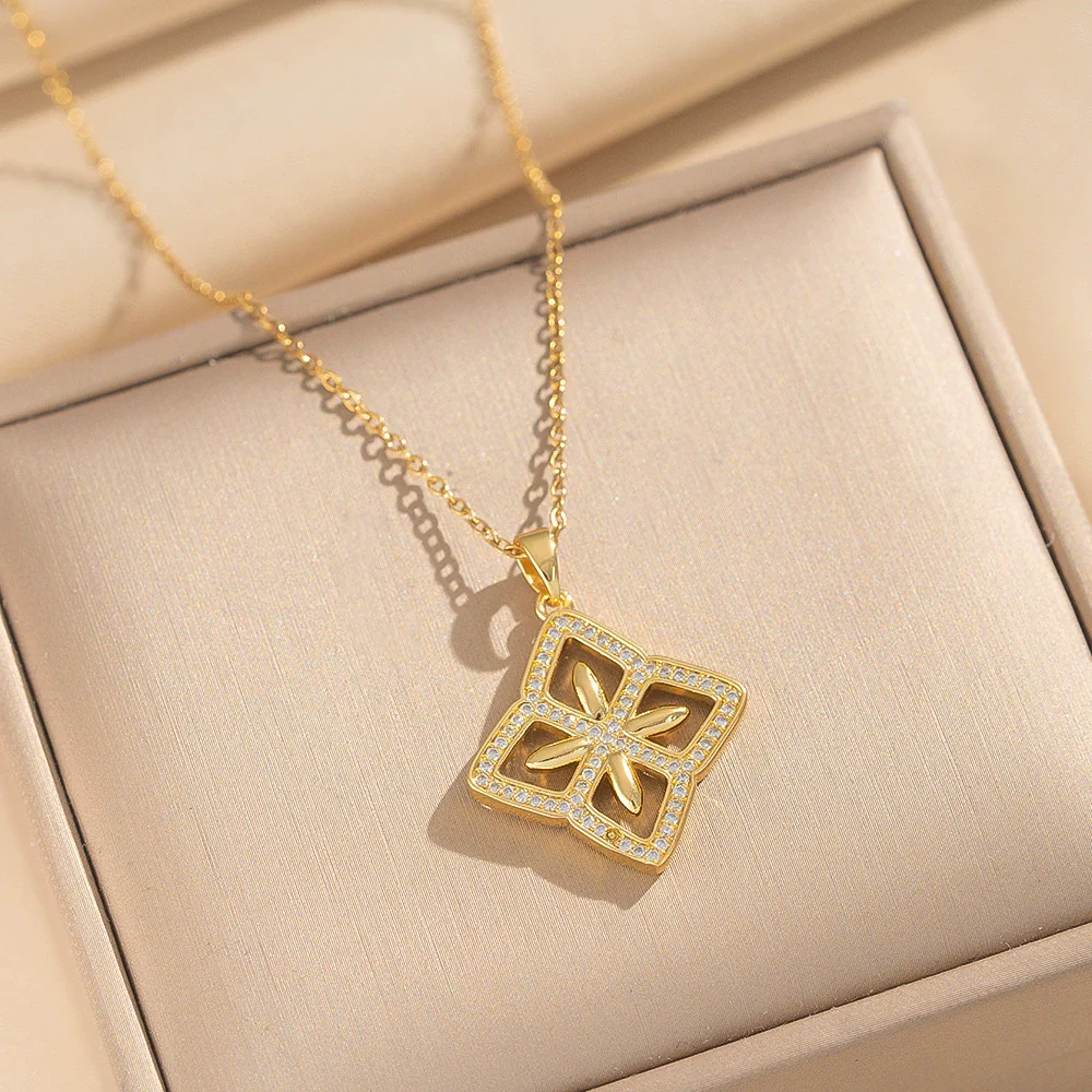 Wholesale Women's 18K Gold Plated Copper Zircon Rhombus Flower O Word Chain Necklace Light Luxury Jewelry - Image 2