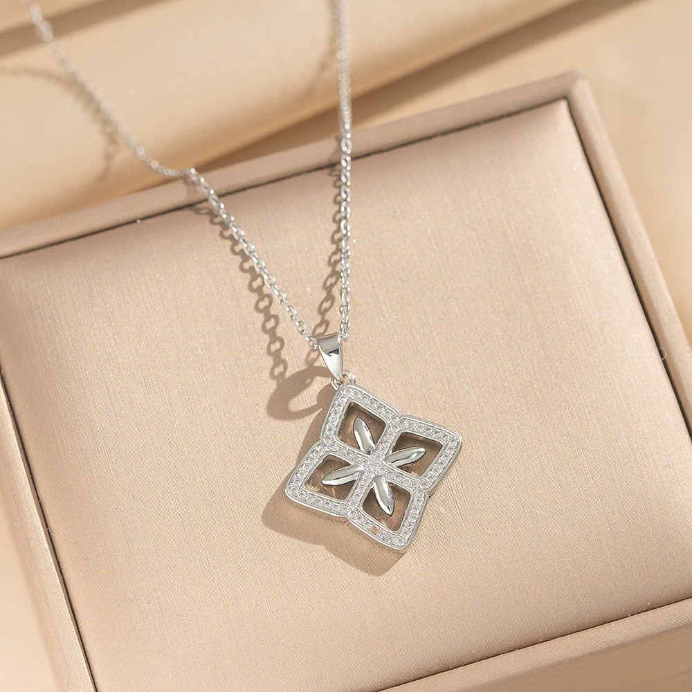 Wholesale Women's 18K Gold Plated Copper Zircon Rhombus Flower O Word Chain Necklace Light Luxury Jewelry - Image 3