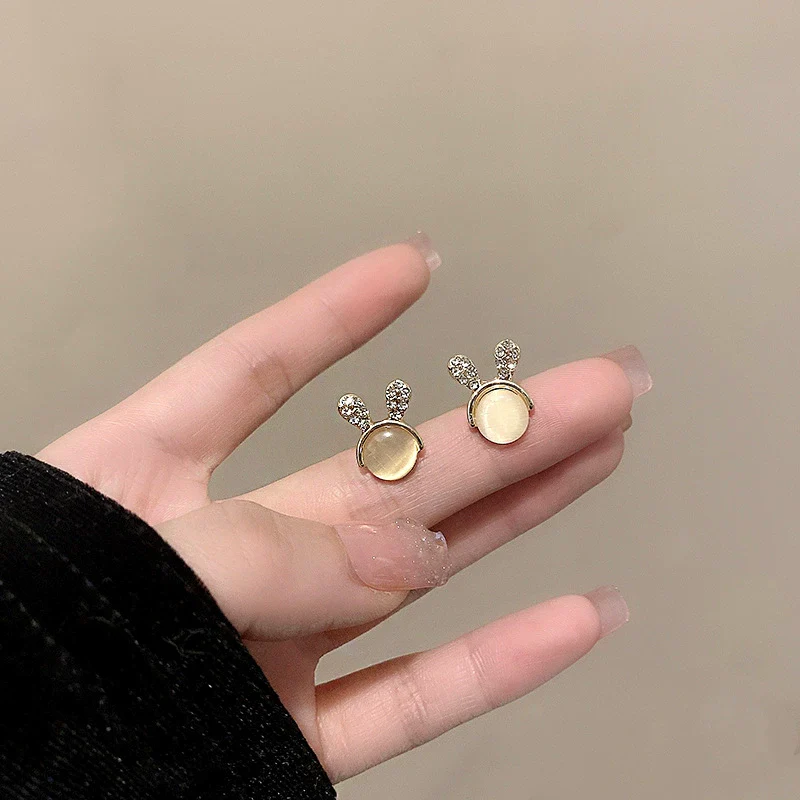 Wholesale Women's 925 Silver Needle Retro Cat's Eye Geometric Earrings With Electroplating Treatment - Image 10