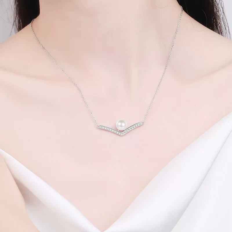 Wholesale Women's 925 Sterling Silver Clavicle Chain With Freshwater Pearl And Vshaped Moissanite Pendant Original Design Electroplated With Letters Numbers Text Pattern - Image 4