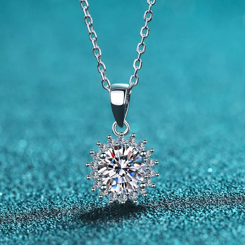 Wholesale Women's 925 Sterling Silver Doll Pattern Pendant Necklace With Cross Chain And Electroplating
