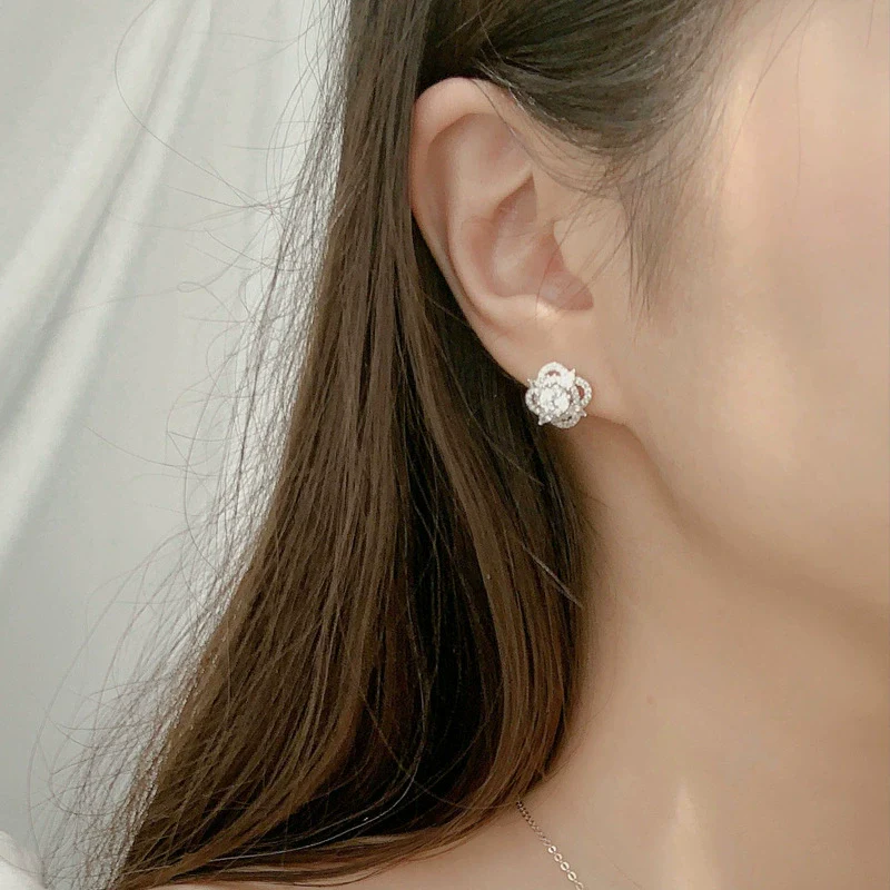Wholesale Women's 925 Sterling Silver Fourleaf Clover Earrings With Moissanite Flower Pattern Highend And Fashionable - Image 2