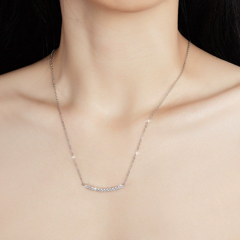 Wholesale Women's 925 Sterling Silver Geometric Moissanite Pendant Necklace With Electroplating Craft - Image 3