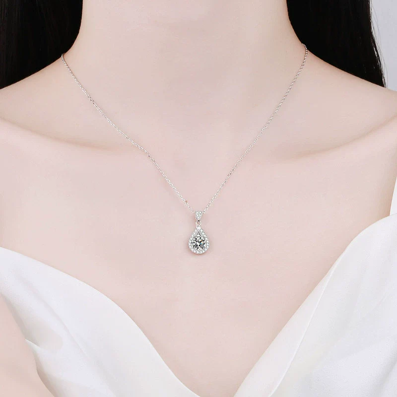 Wholesale Women's 925 Sterling Silver Moissanite Clavicle Chain Necklace With Geometric Pattern And Pt950 Gold Electroplated Finish - Image 4