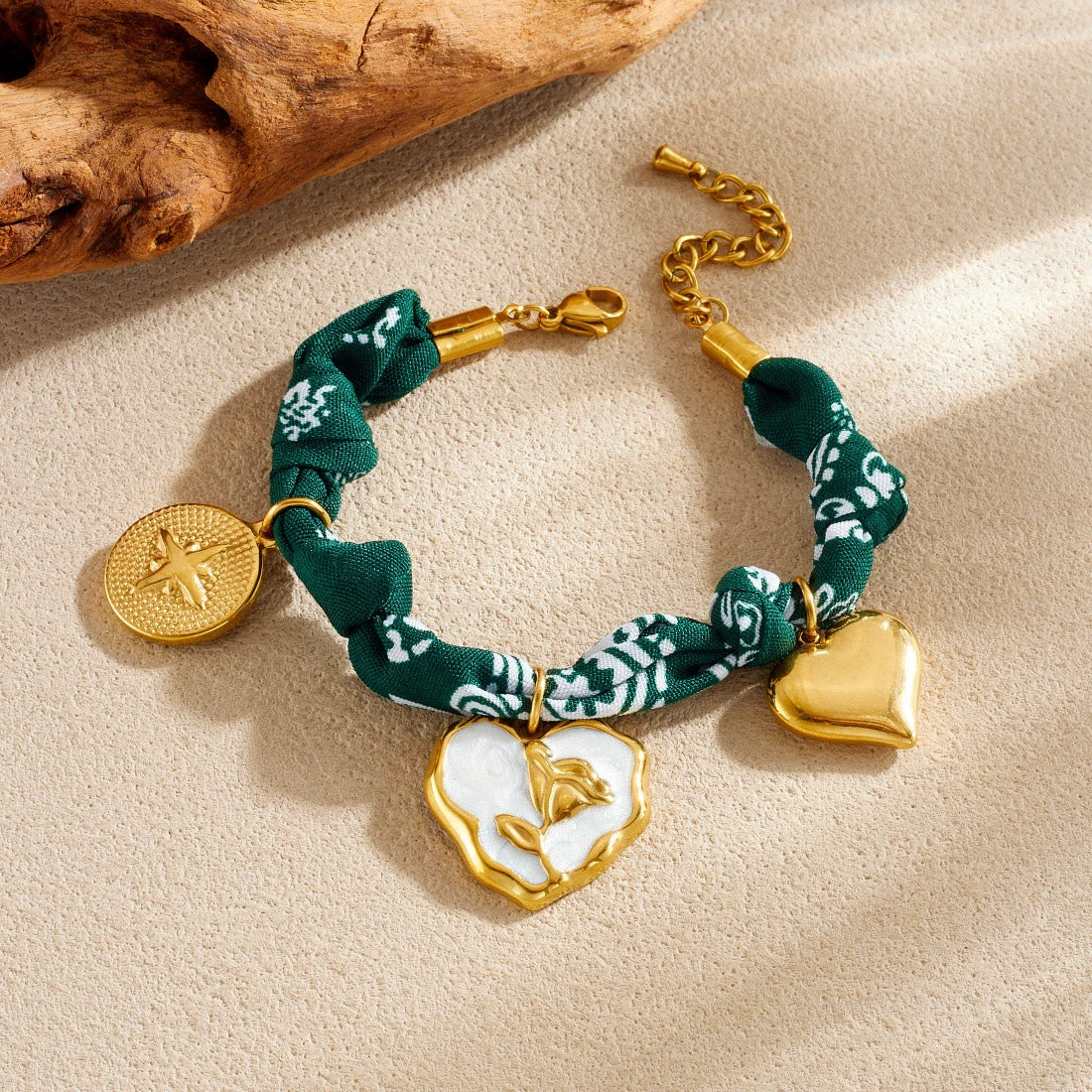 Wholesale Women's Accessories Retro Printed Stainless Steel Electroplated Heart Water Drop Bell Shaped Necklace Bracelet Suit - Image 3