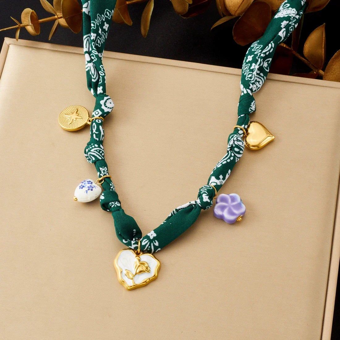Wholesale Women's Accessories Retro Printed Stainless Steel Electroplated Heart Water Drop Bell Shaped Necklace Bracelet Suit - Image 6