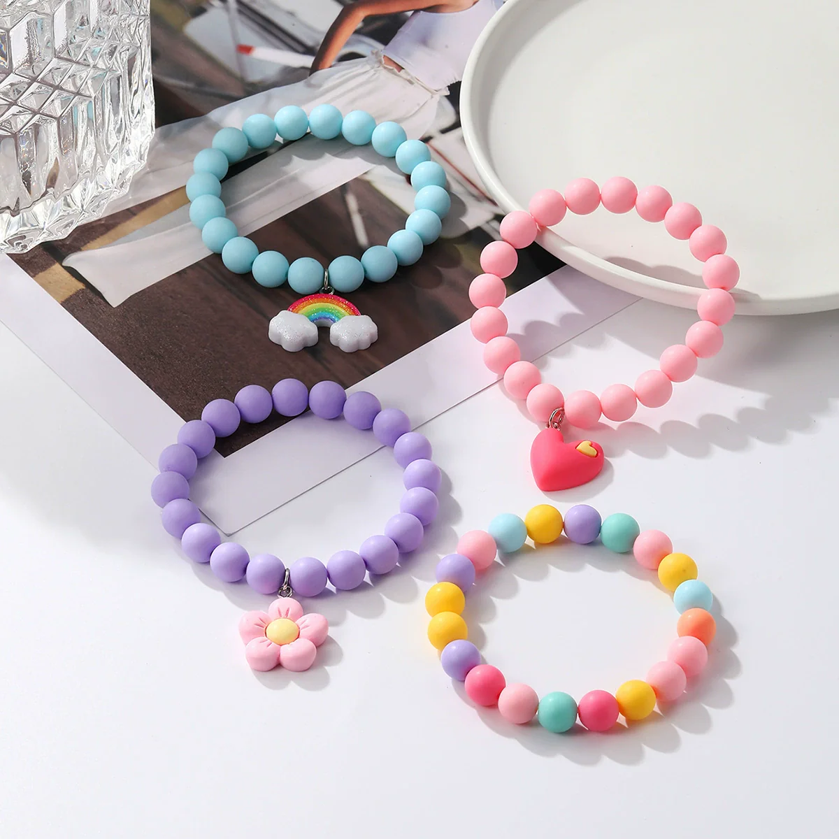 Wholesale Women's Acrylic Heartshaped Beaded Bracelet With Geometric And Floral Patterns And Polishing Treatment - Image 4
