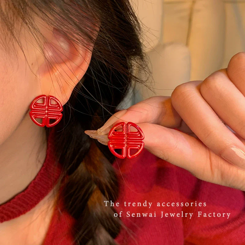 Wholesale Women's Alloy 925 Silver Electroplated Geometric Heart Shape Earrings - Image 15