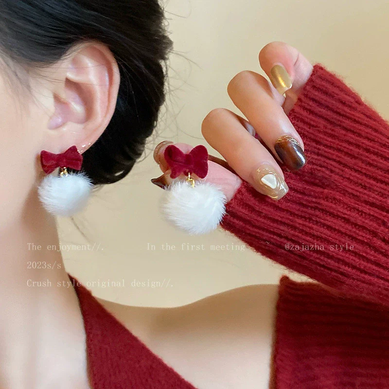 Wholesale Women's Alloy 925 Silver Electroplated Geometric Heart Shape Earrings - Image 21