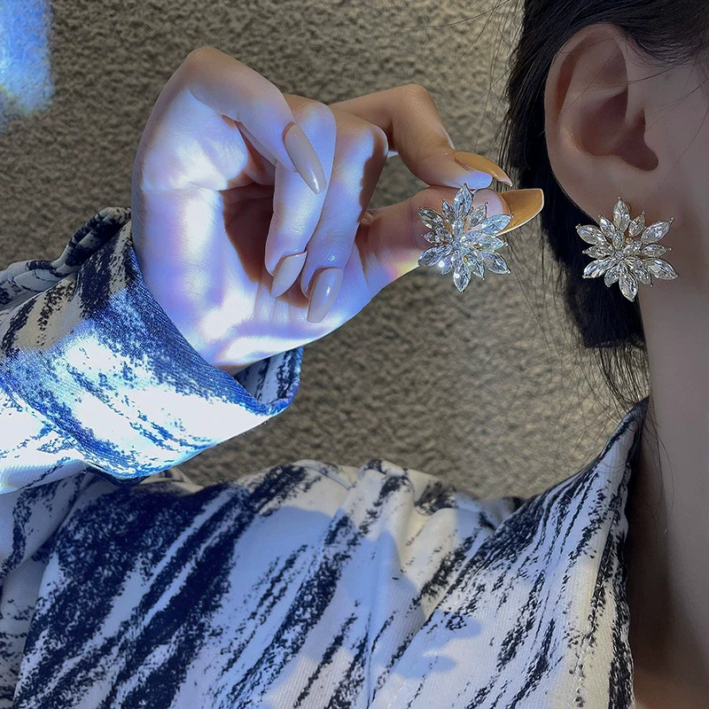 Wholesale Women's Alloy 925 Silver Electroplated Rhinestone Flower Earrings Light Luxury Niche Design - Image 2
