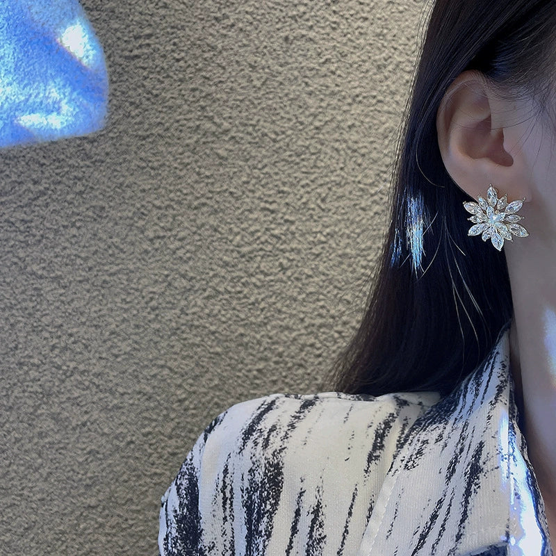 Wholesale Women's Alloy 925 Silver Electroplated Rhinestone Flower Earrings Light Luxury Niche Design - Image 4