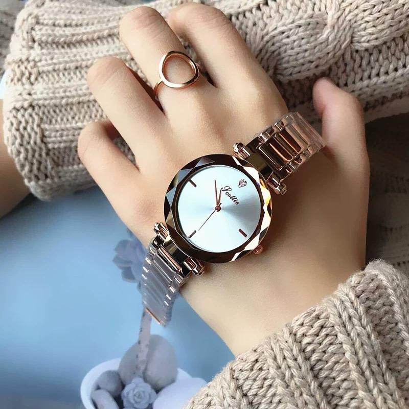 Wholesale Women's Alloy Case Stainless Steel Band Round Dial Leisure Style Watch