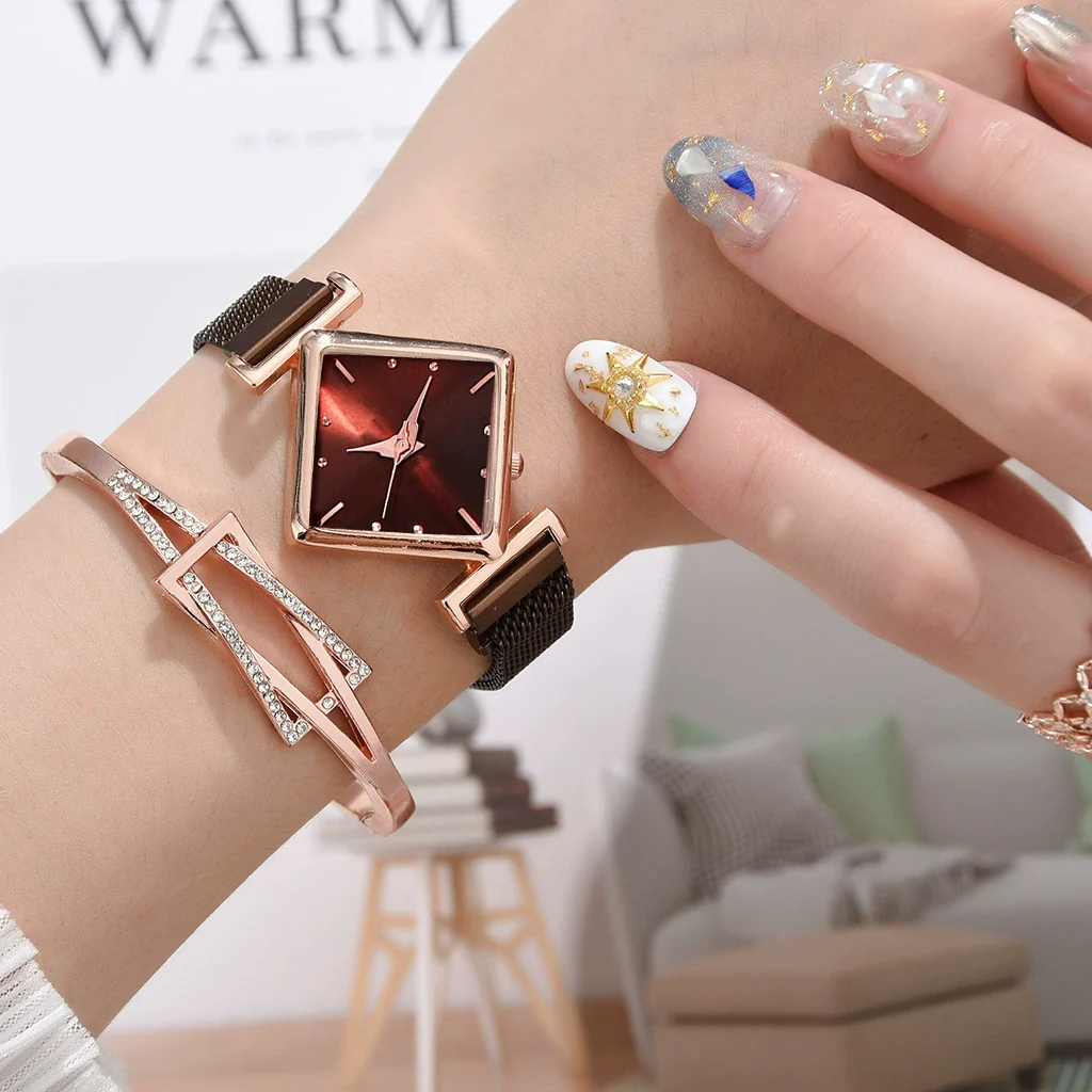 Wholesale Women's Alloy Fashion Watch Set With Round Dial And Textile Strap - Image 4