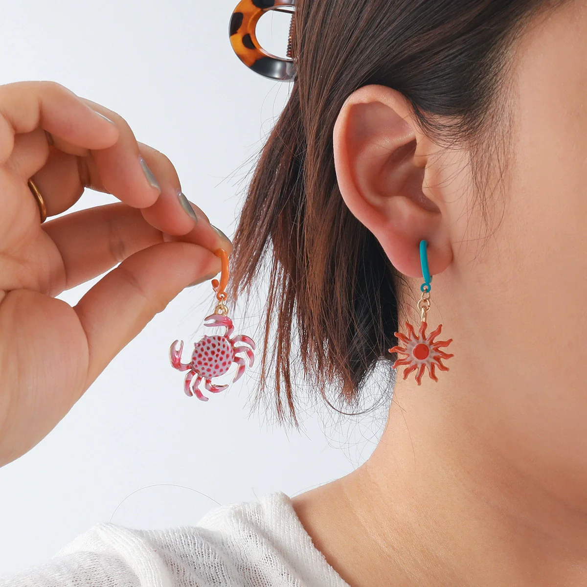 Wholesale Women's Alloy Geometric Animal Zodiac Dripping Oil Crab Sunflower Pendant Earrings