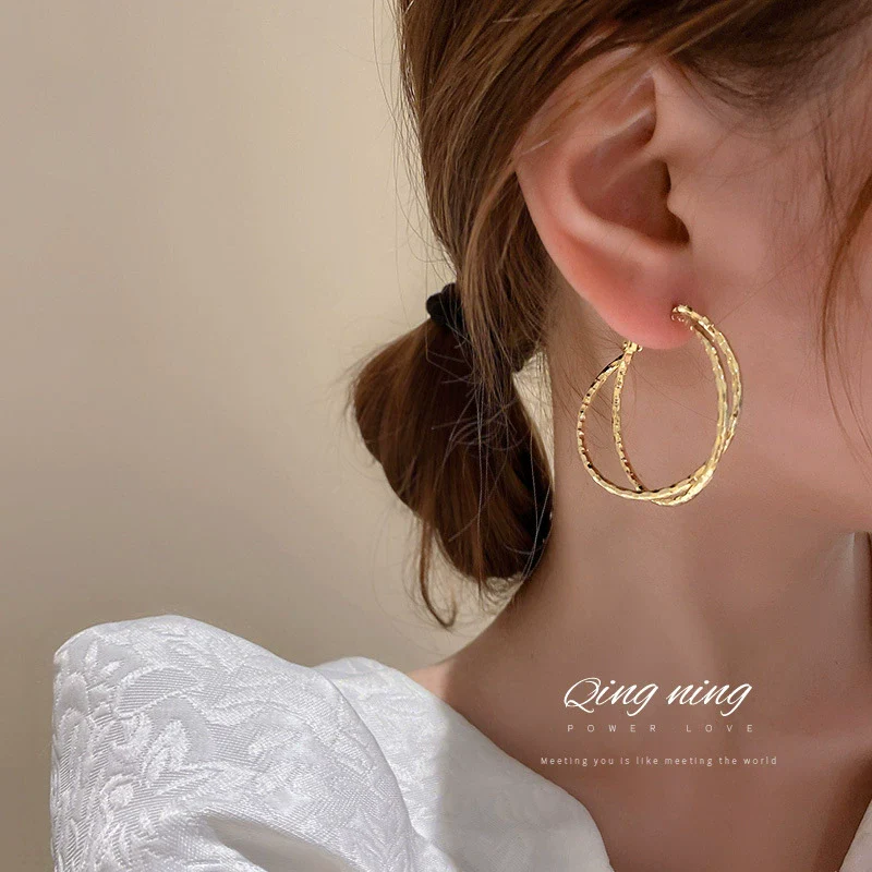 Wholesale Women's Alloy Geometric Round Cross Earrings With Electroplating Retro Temperament And Light Luxury Design