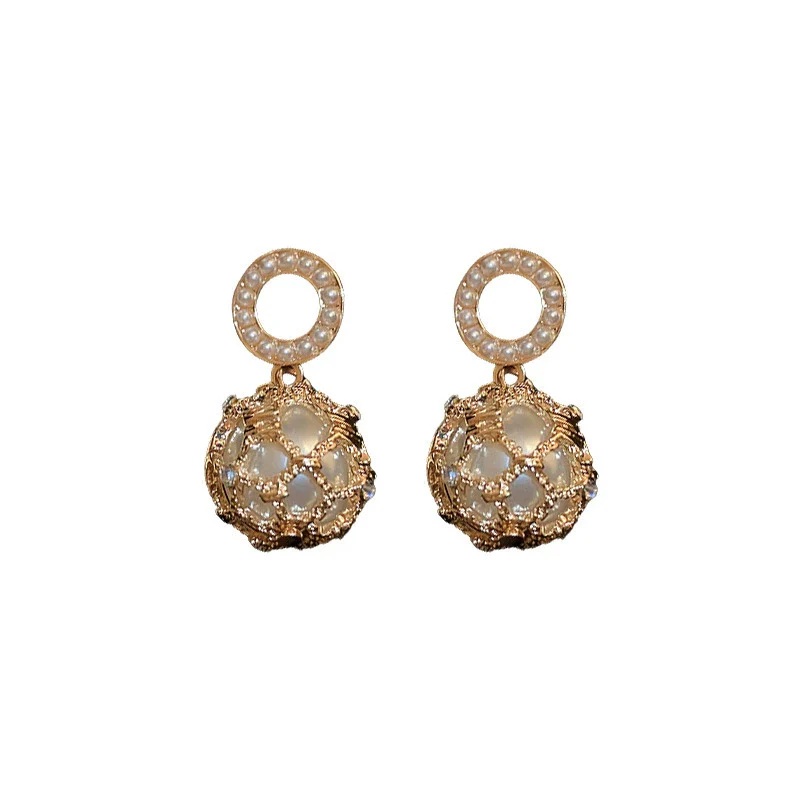 Wholesale Women's Alloy Geometric Silver Needle Diamond Pearl Earrings With Electroplating Treatment Light Luxury High Grade Style - Image 5