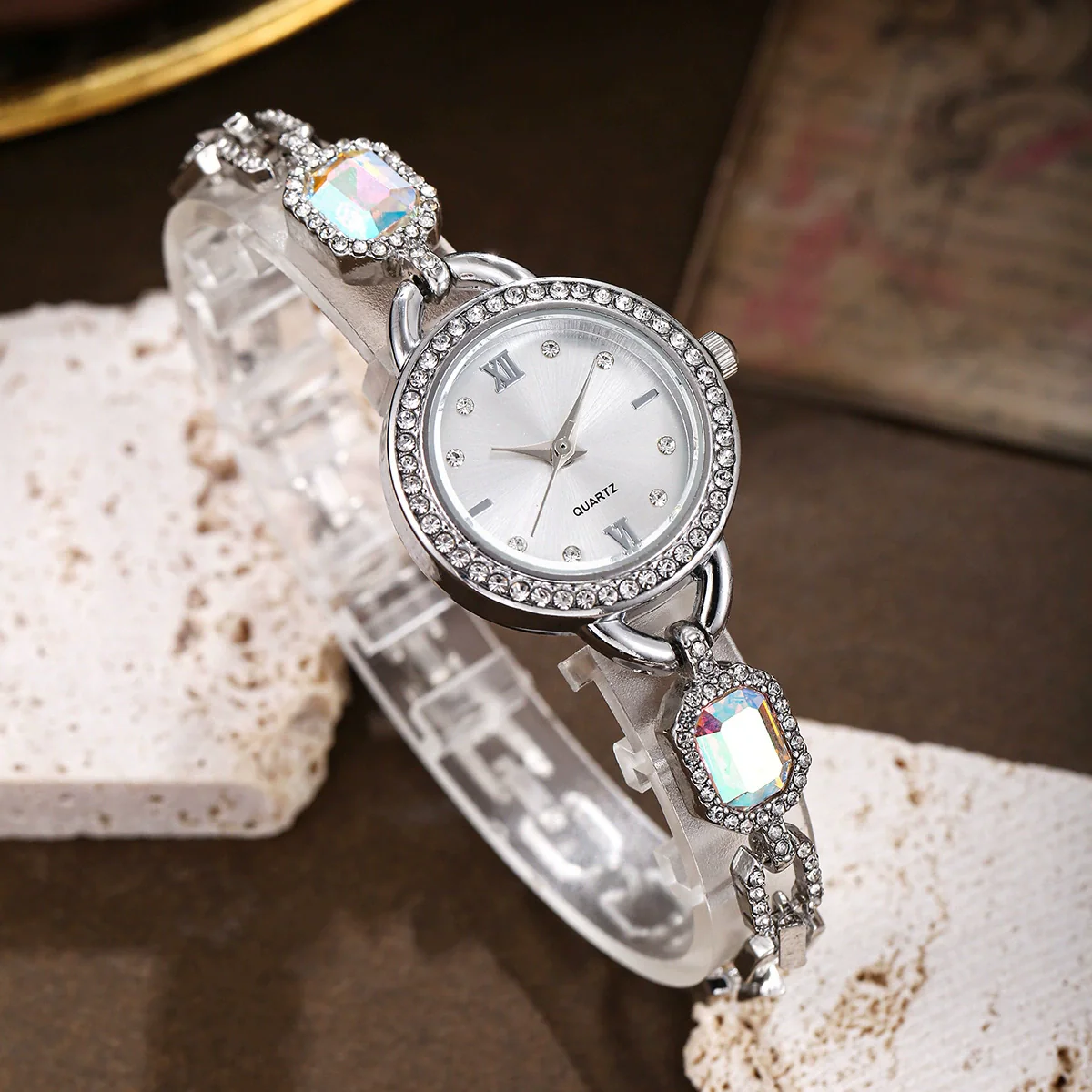 Wholesale Women's Alloy Leisure Watch With Colorful Gemstones And Round Dial And Gold Horseshoe Buckle - Image 10