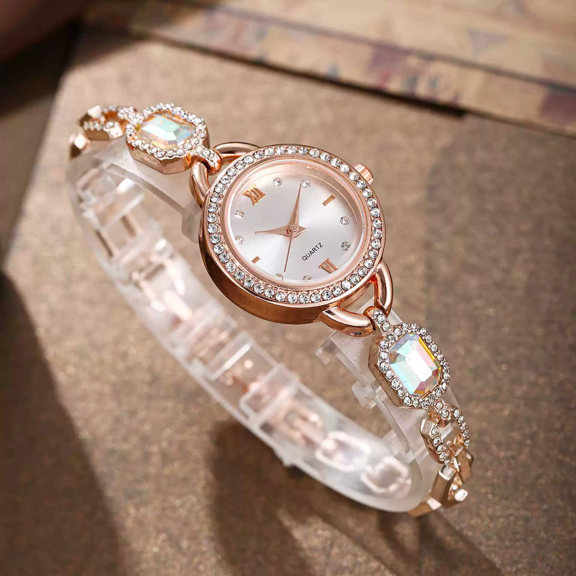Wholesale Women's Alloy Leisure Watch With Colorful Gemstones And Round Dial And Gold Horseshoe Buckle - Image 6