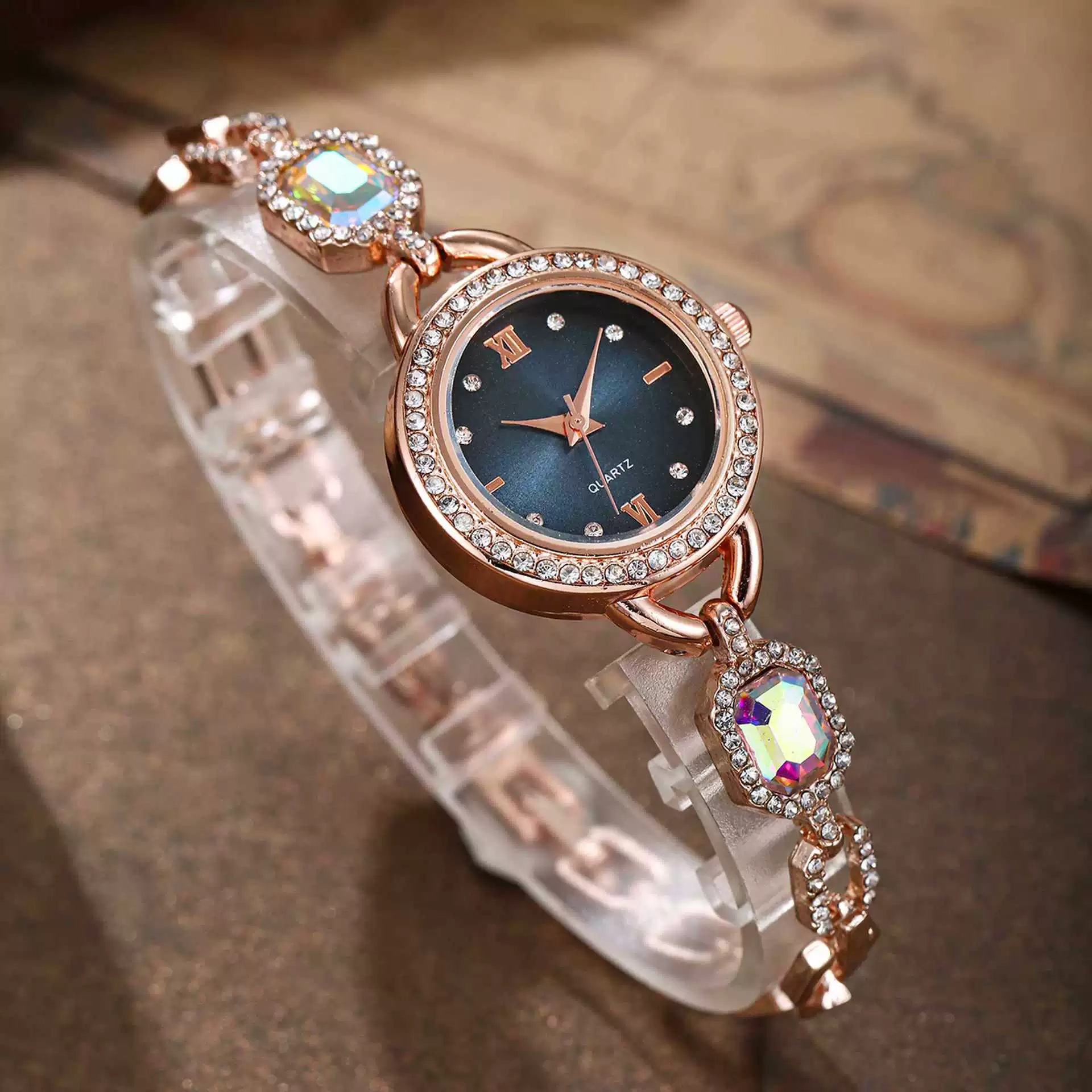 Wholesale Women's Alloy Leisure Watch With Colorful Gemstones And Round Dial And Gold Horseshoe Buckle - Image 9