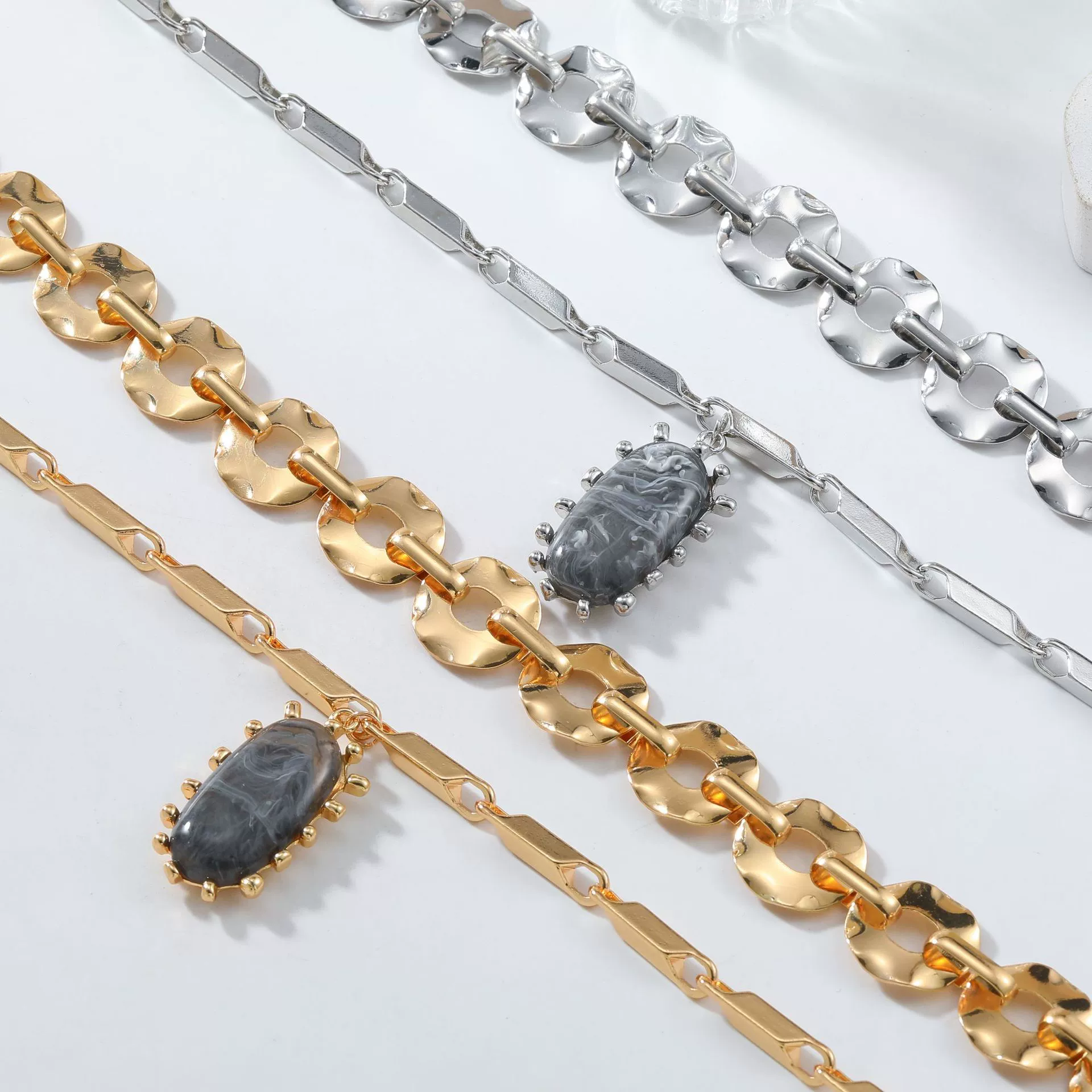 Wholesale Women's Alloy Ochain Natural Stone Pendant Necklace With Geometric Style - Image 2