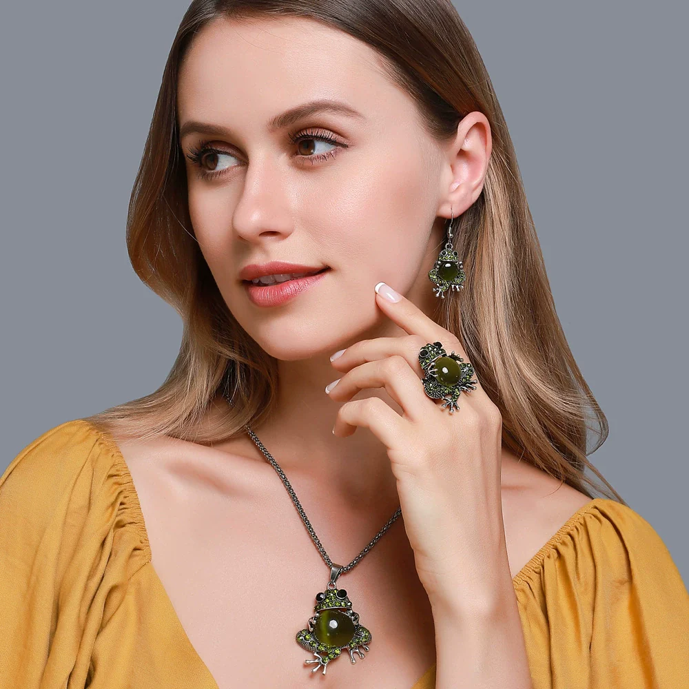 Wholesale Women's Alloy Pet Jewelry With Frog Pattern And Corn Chain Electroplated Earrings And Necklace - Image 2