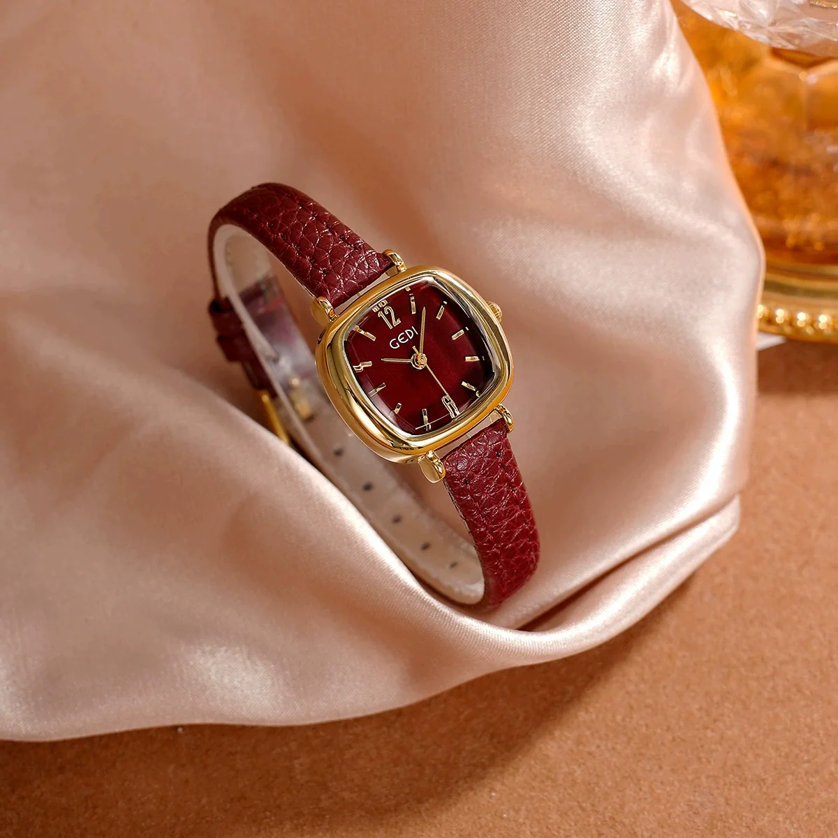 Wholesale Women's Alloy Super Fiber Strap Square Dial Quartz Watch In Retro Style - Image 3
