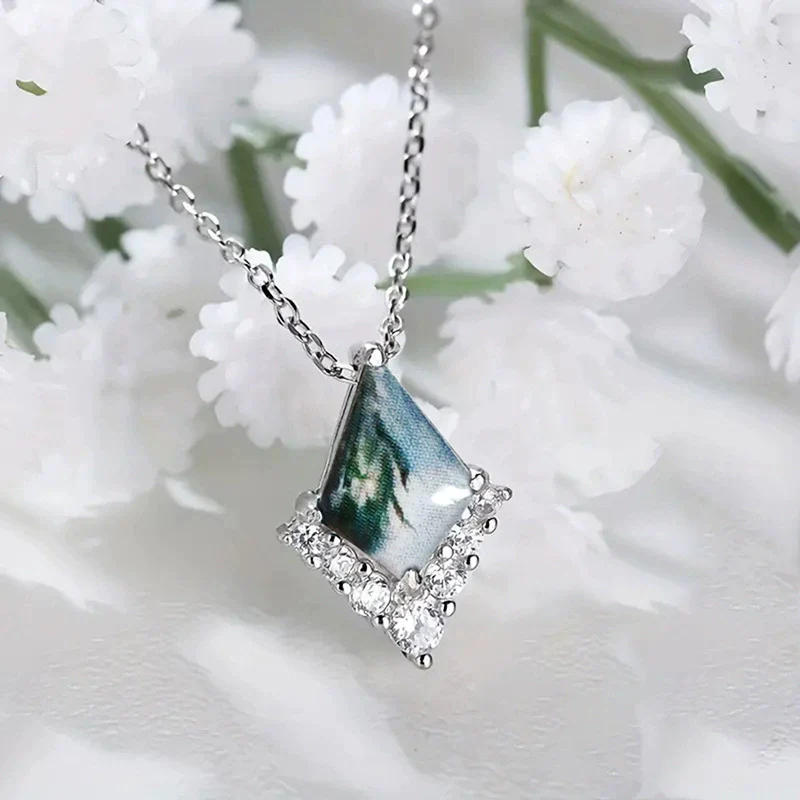 Wholesale Women's Ancient Style Minimalist Copper Necklace With Microinlaid Zircon Geometric Rhombus Pendant And O Word Chain - Image 2