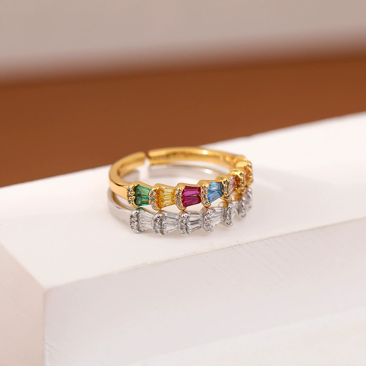 Wholesale Women's Bamboo Copper Ring With Geometric Pattern And Colorful Zircon And Intricate Pavéset Colored Diamonds Electroplated - Image 2