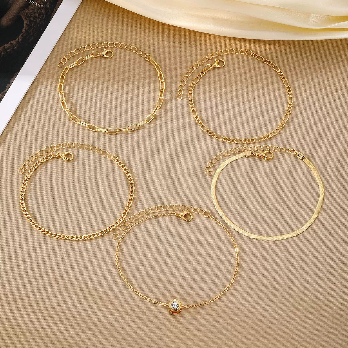Wholesale Women's Bohemian Geometric Metal Chain Bracelet With Electroplating - Image 4