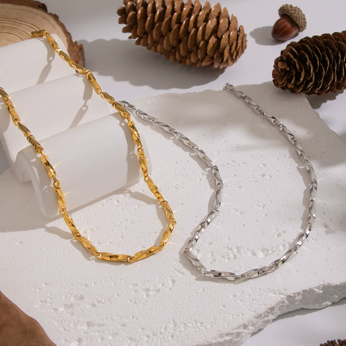 Wholesale Women's Casual Geometric Stainless Steel Necklace With 18K Real Gold Pvd Furnace Vacuum Plating