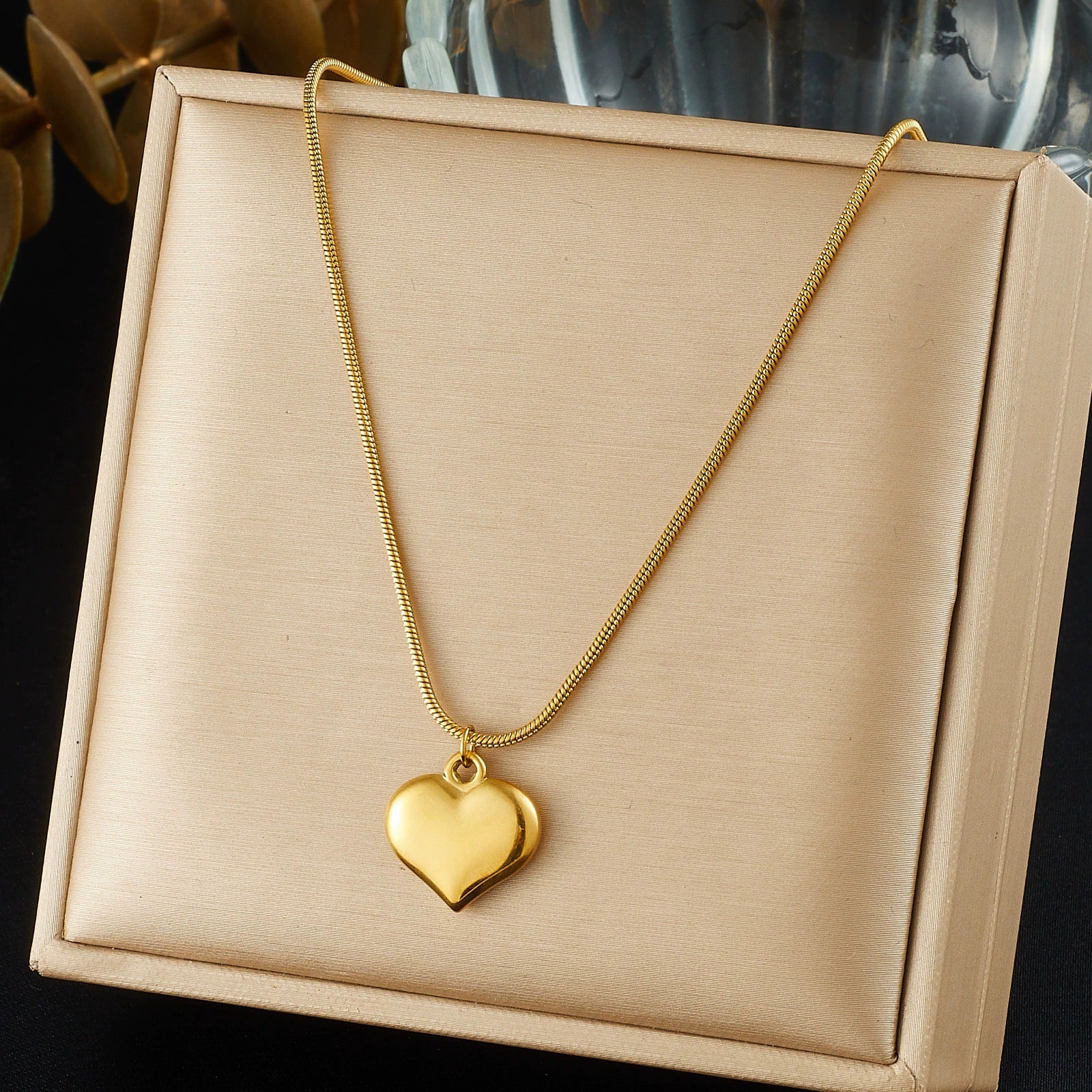 Wholesale Women's Casual Minimalist Goldplated Stainless Steel Heart Pendant Snake Chain Necklace