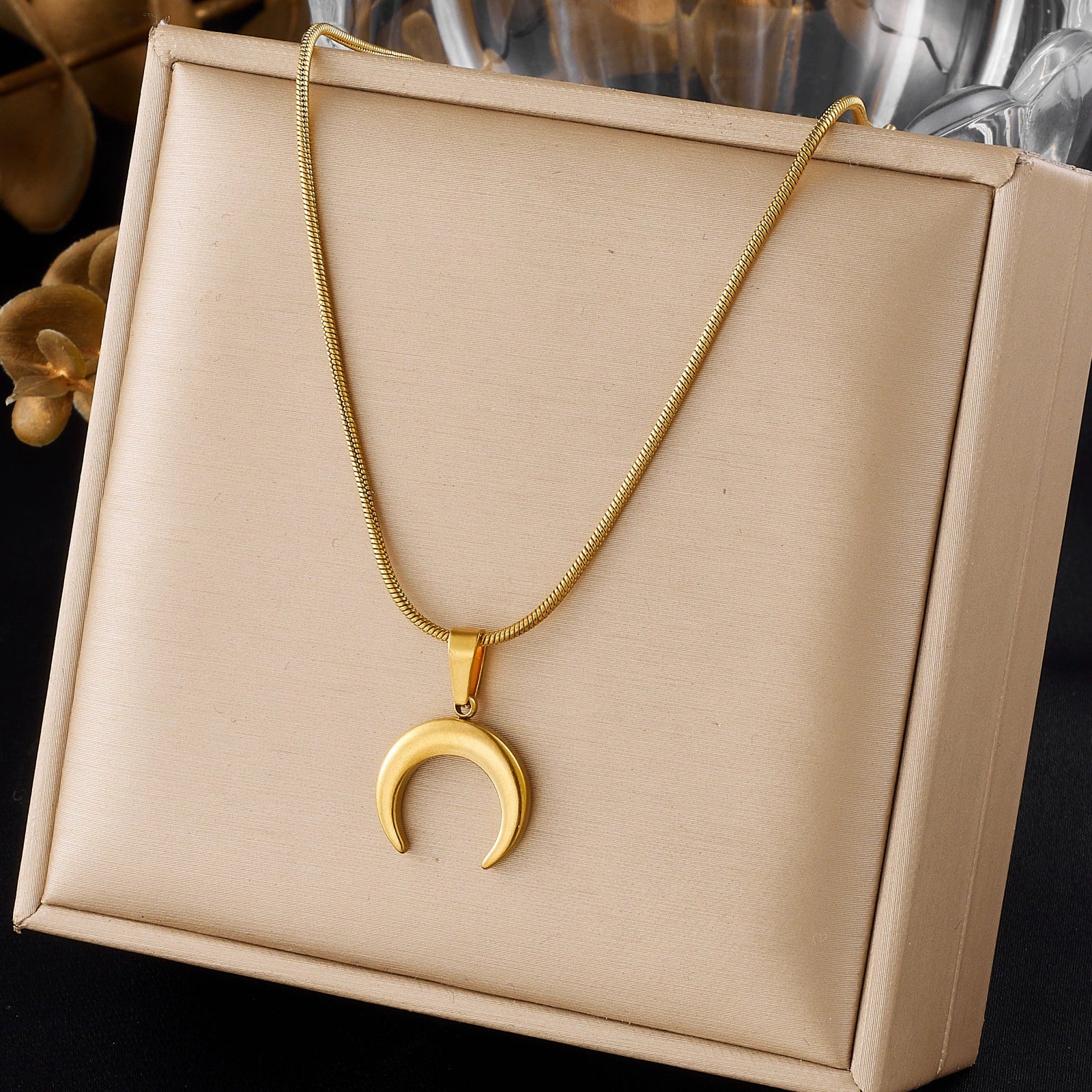 Wholesale Women's Casual Simple Goldplated Stainless Steel Moon Necklace With Snake Bone Chain