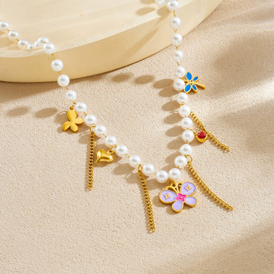 Wholesale Women's Casual Stainless Steel Electroplated Heart Shape Insect Pattern Pearl Strand Beaded Chain Necklace With Imitation Pearl Tassel Pendant - Image 2