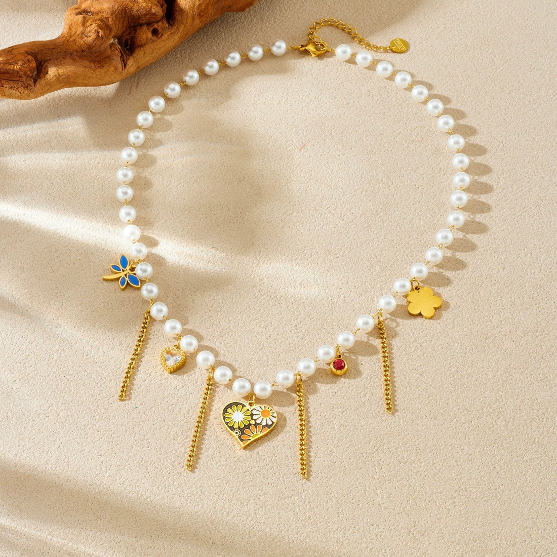 Wholesale Women's Casual Stainless Steel Electroplated Heart Shape Insect Pattern Pearl Strand Beaded Chain Necklace With Imitation Pearl Tassel Pendant - Image 3
