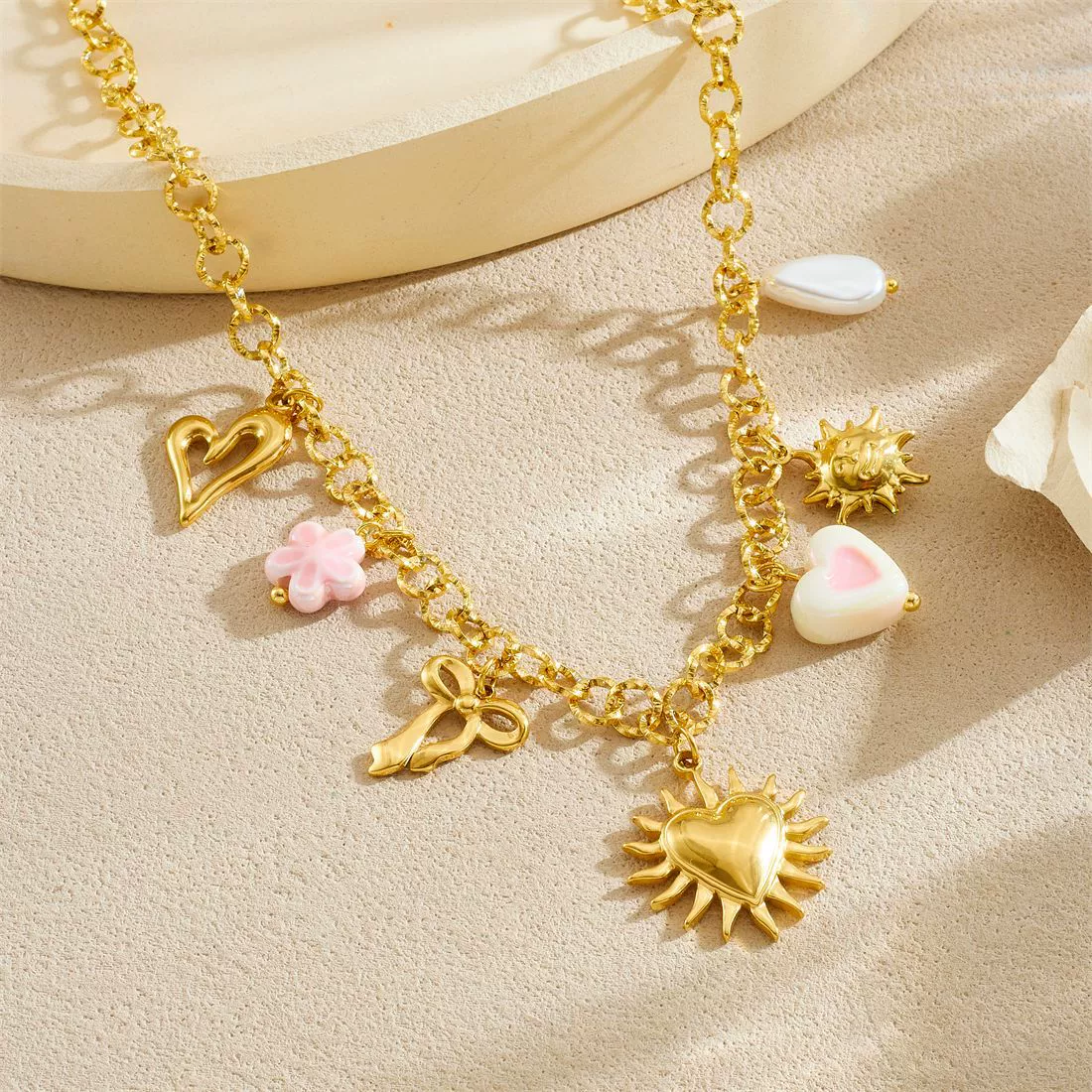 Wholesale Women's Chic Style Goldplated Heart Shape Stainless Steel Flash O Chain Clavicle Necklace With Heart Bow Pendant - Image 2